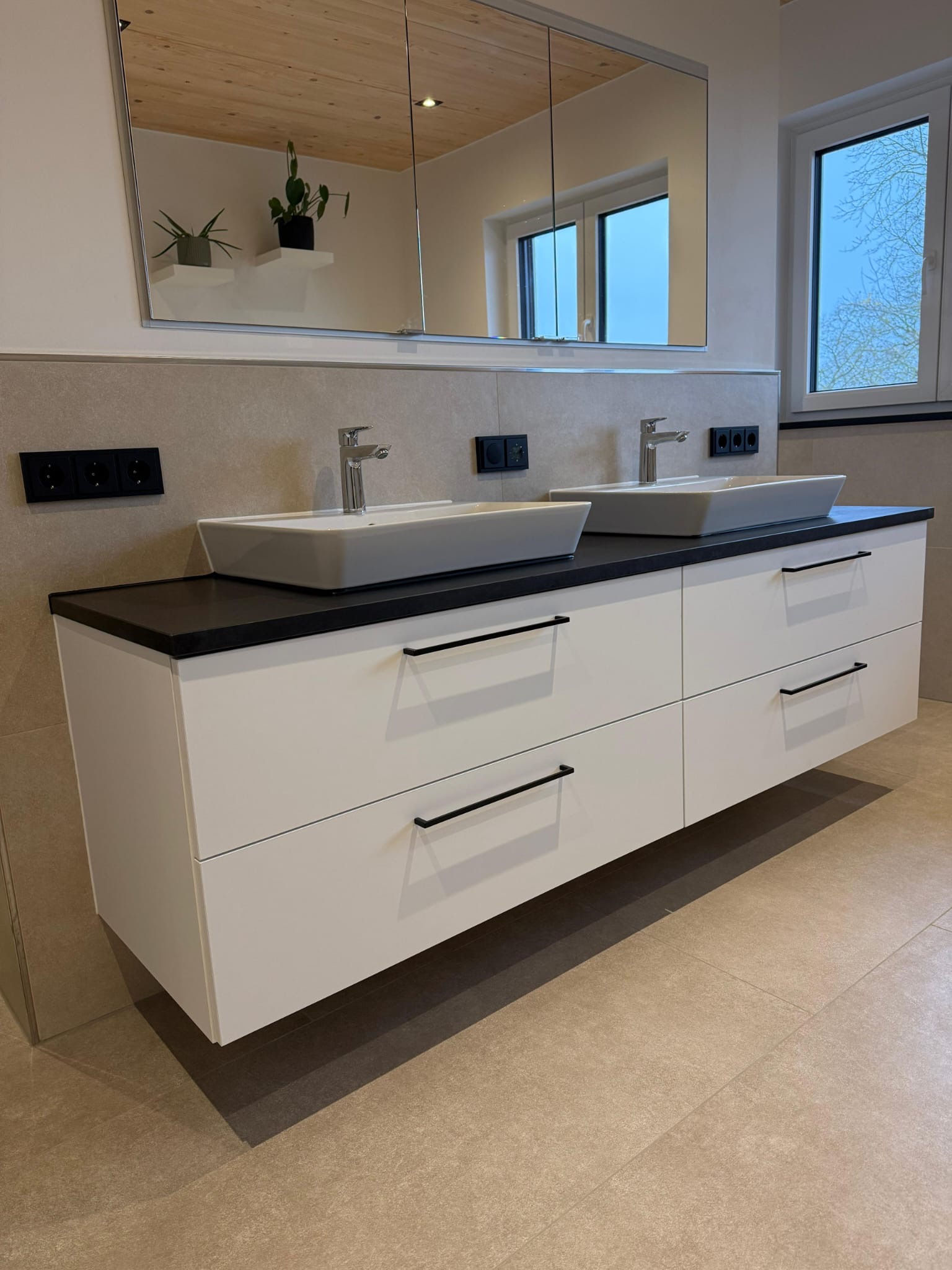 2c0da67e-a6fa-4135-8a76-68ac1e6313b8