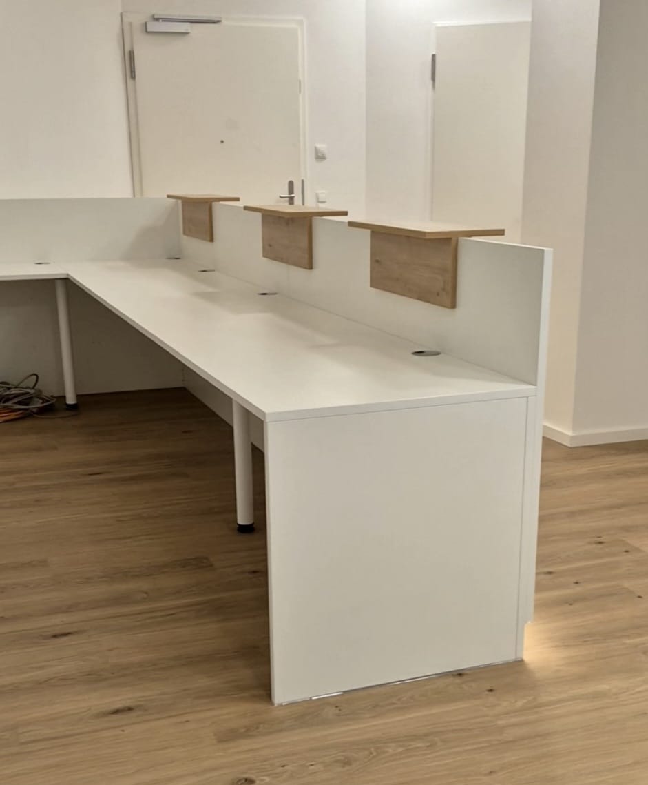 Empfangstresen 5