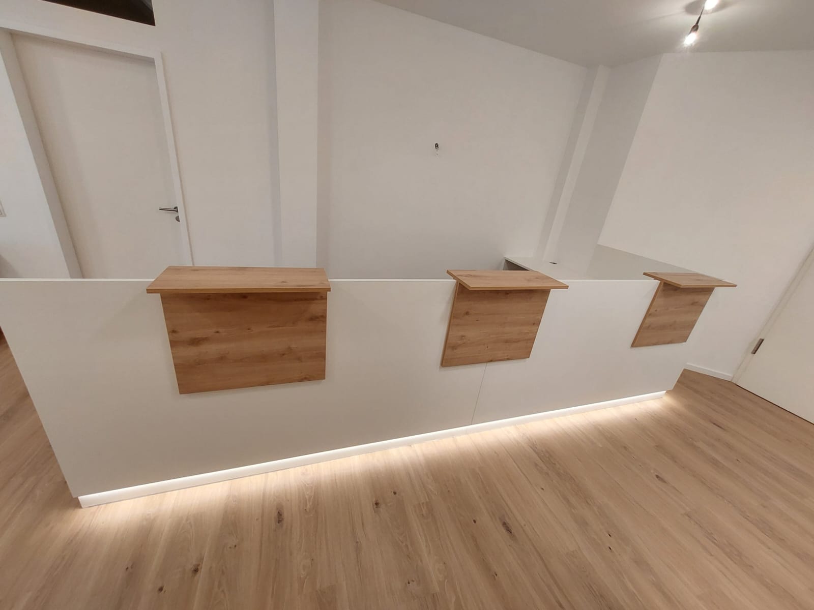 Empfangstresen 6