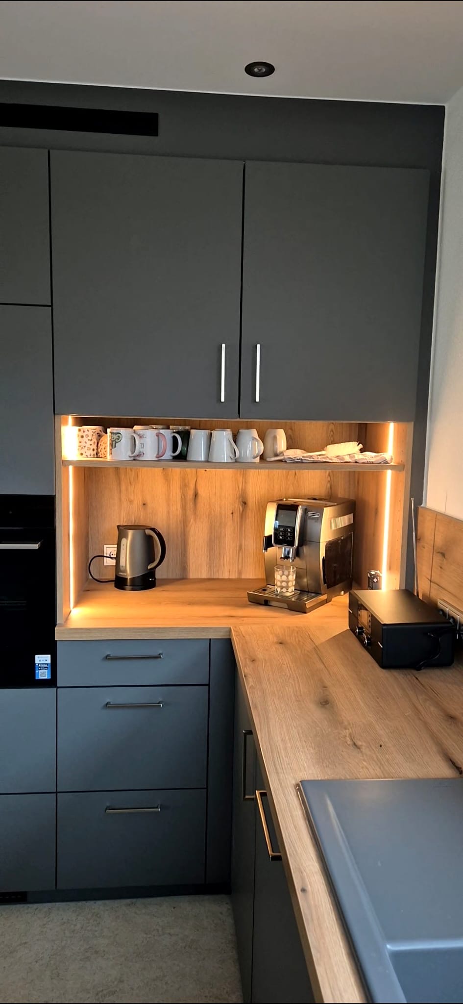 a8d90b6f-437b-4ea4-b5da-3d3d139366c9